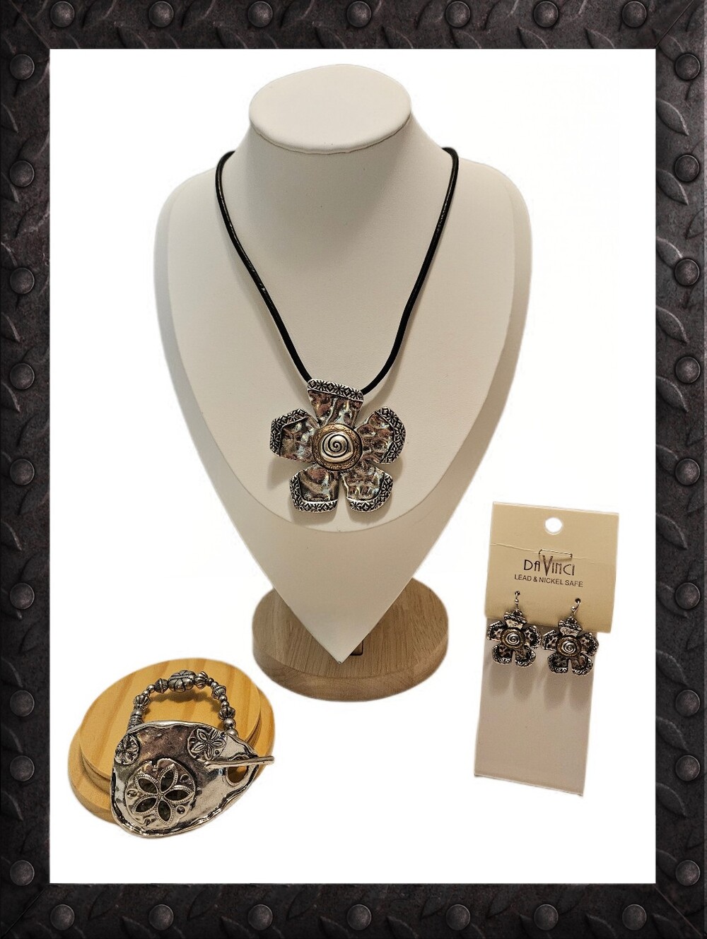 DaVinci Silver Tone Hammered Metal Flower Necklace Set & Bracelet
